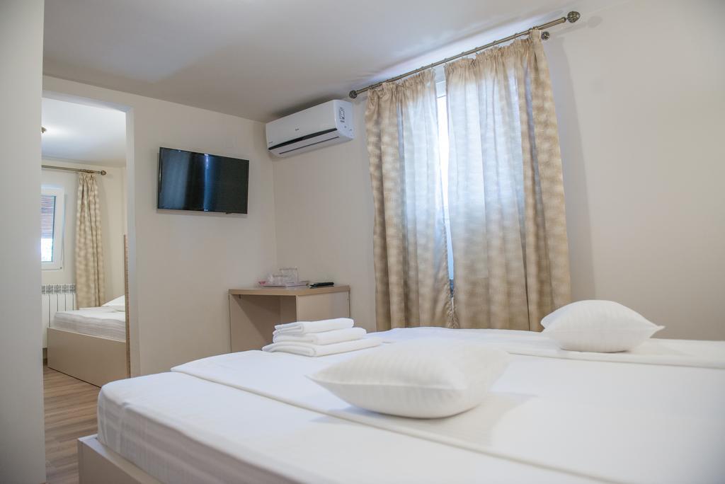 Pensiune Xe-Mar Arad Exterior foto